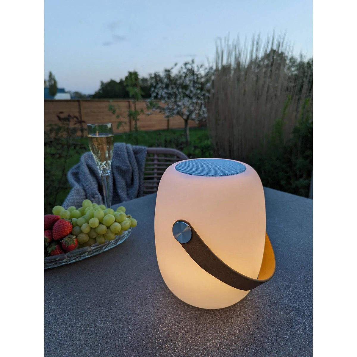 LED Lampa/Högtalare med Bluetooth, Uppladdningsbar